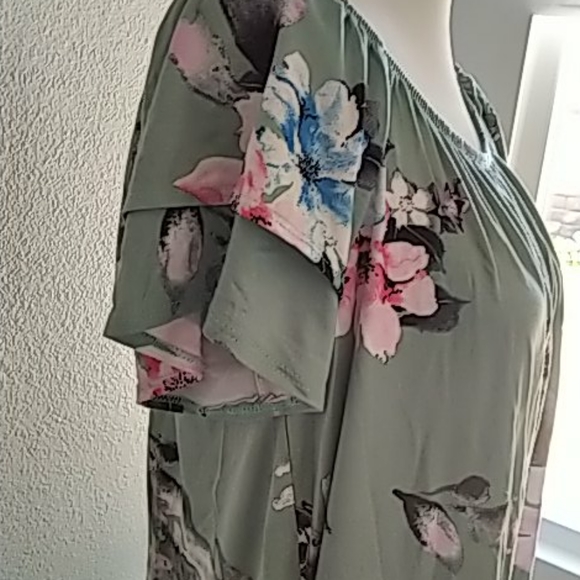 MOA USA cute floral flowing top M - Picture 4 of 6